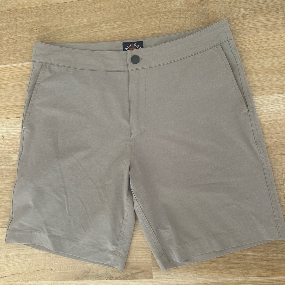 Faherty Tan Flat Front Shorts 33